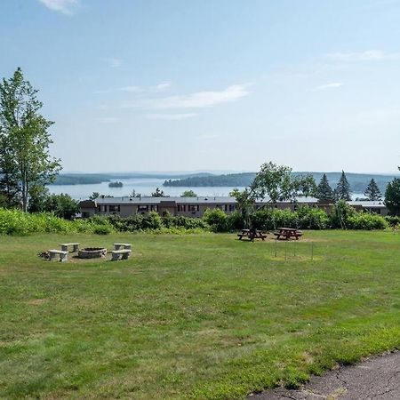 Cute Cedar Lodge Studio With Balcony & Lake Views! Лакония Экстерьер фото