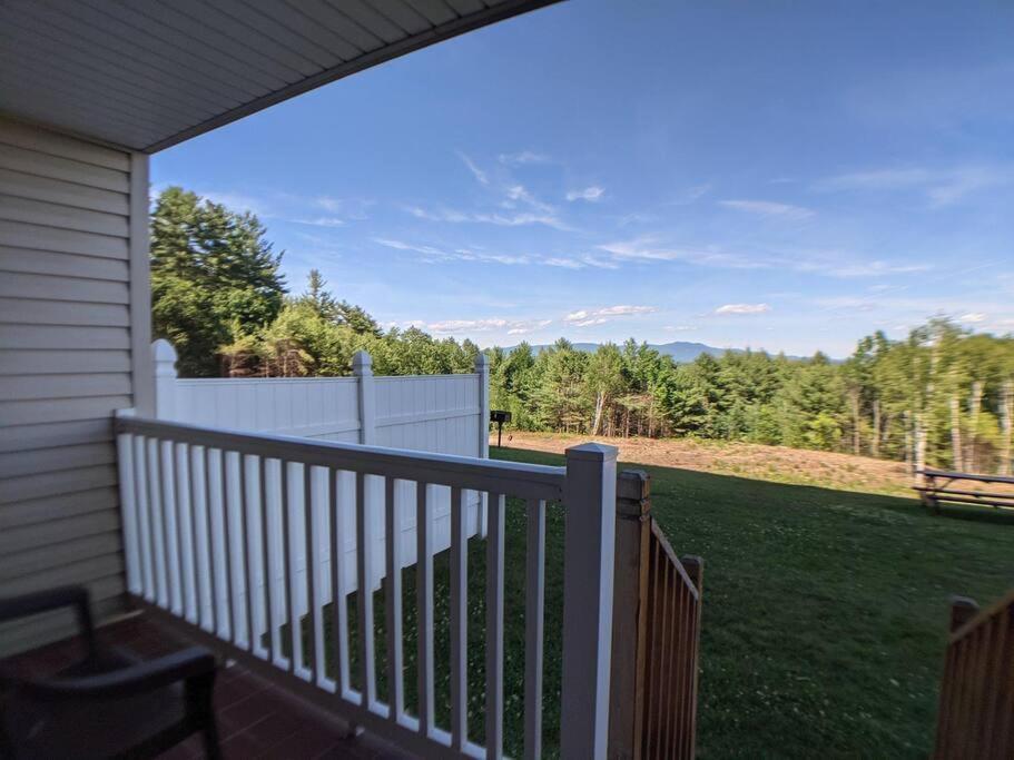 Cute Cedar Lodge Studio With Balcony & Lake Views! Лакония Экстерьер фото